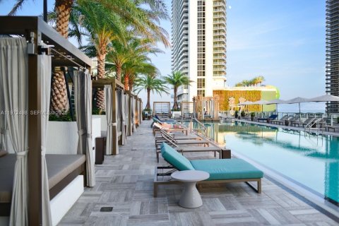 Condo in Hollywood, Florida, 2 bedrooms № 2090943 - photo 4