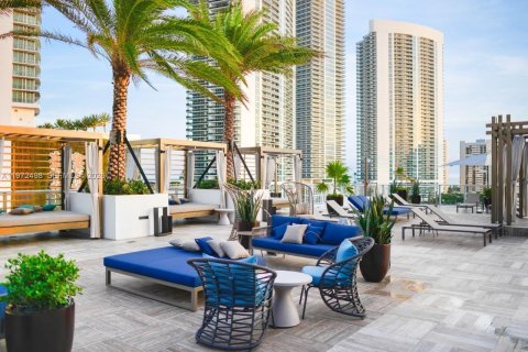 Condo in Hollywood, Florida, 2 bedrooms № 2090943 - photo 18