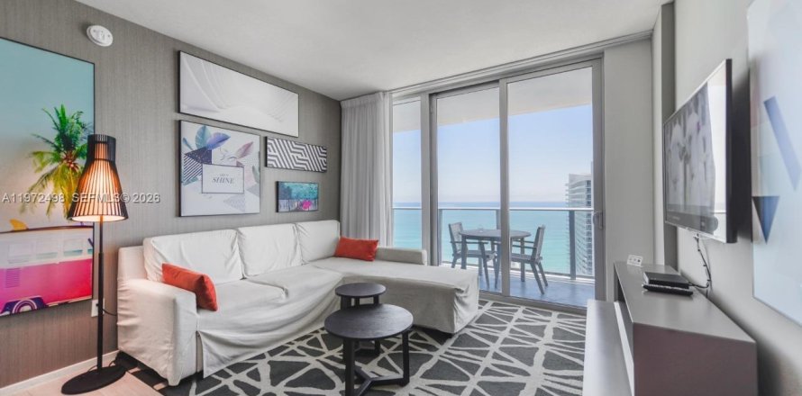 Condo in Hollywood, Florida, 2 bedrooms № 2090943