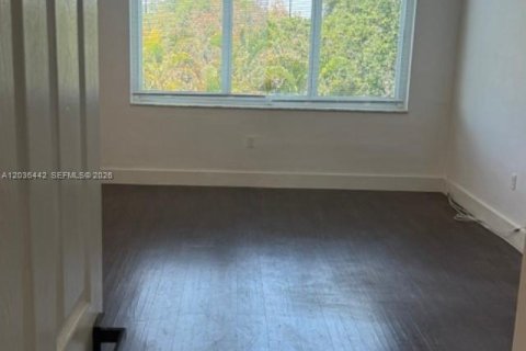 Condo in Miami, Florida, 2 bedrooms  № 2173583 - photo 15