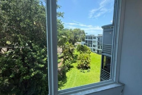 Condo in Miami, Florida, 2 bedrooms  № 2173583 - photo 4