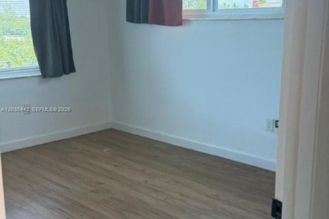 Condo in Miami, Florida, 2 bedrooms  № 2173583 - photo 16