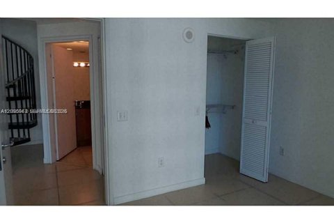 Copropriété à louer à Miami, Floride: 2 chambres, 92.44 m2 № 2390009 - photo 11