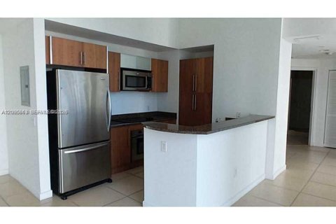 Copropriété à louer à Miami, Floride: 2 chambres, 92.44 m2 № 2390009 - photo 5