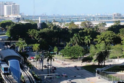 Copropriété à louer à Miami, Floride: 2 chambres, 92.44 m2 № 2390009 - photo 14