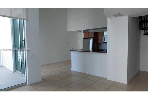 Copropriété à louer à Miami, Floride: 2 chambres, 92.44 m2 № 2390009 - photo 6