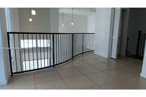 Copropriété à louer à Miami, Floride: 2 chambres, 92.44 m2 № 2390009 - photo 13