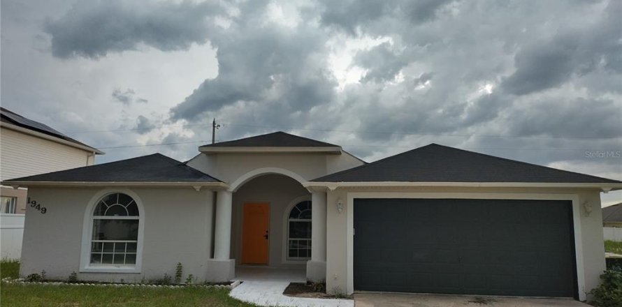 House in Poinciana, Florida 4 bedrooms, 121.98 sq.m. № 1870914