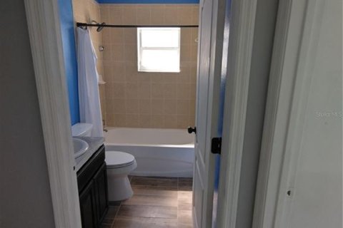 House in Poinciana, Florida 4 bedrooms, 121.98 sq.m. № 1870914 - photo 6