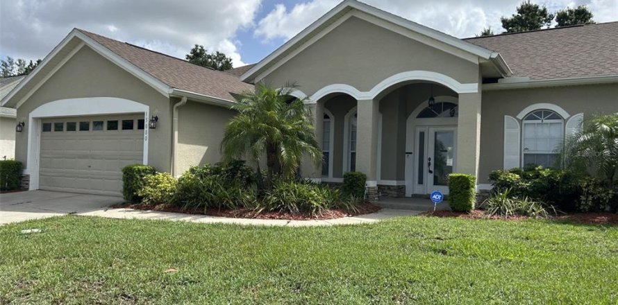 House in Clermont, Florida 4 bedrooms, 178.84 sq.m. № 1788011