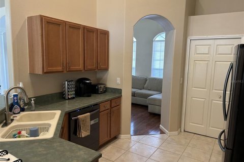 House in Clermont, Florida 4 bedrooms, 178.84 sq.m. № 1788011 - photo 6