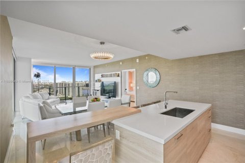 Condo in North Miami Beach, Florida, 3 bedrooms  № 2014944 - photo 4