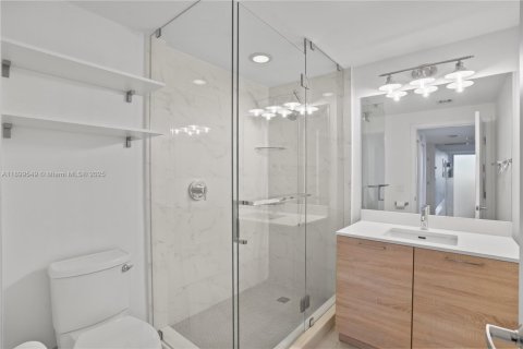 Condo in North Miami Beach, Florida, 3 bedrooms  № 2014944 - photo 15