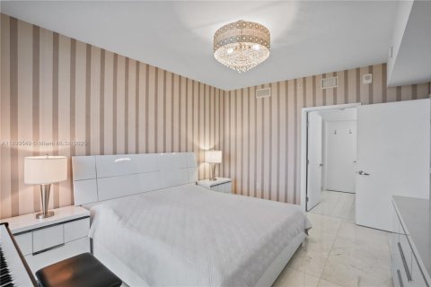 Condo in North Miami Beach, Florida, 3 bedrooms  № 2014944 - photo 18