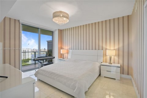 Condo in North Miami Beach, Florida, 3 bedrooms  № 2014944 - photo 16