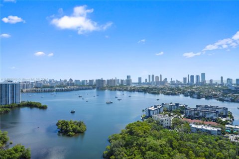 Condo in North Miami Beach, Florida, 3 bedrooms  № 2014944 - photo 22