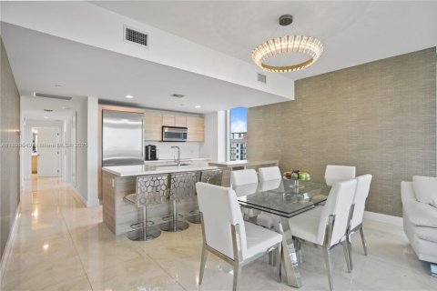Condo in North Miami Beach, Florida, 3 bedrooms  № 2014944 - photo 6