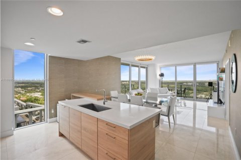 Condo in North Miami Beach, Florida, 3 bedrooms  № 2014944