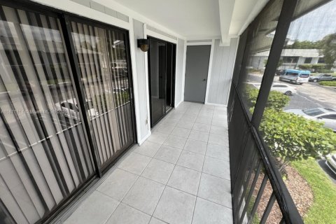 Copropriété à louer à Miami, Floride: 2 chambres, 80.82 m2 № 1921522 - photo 9