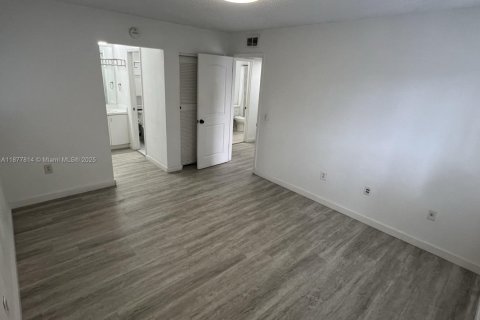 Copropriété à louer à Miami, Floride: 2 chambres, 80.82 m2 № 1921522 - photo 17
