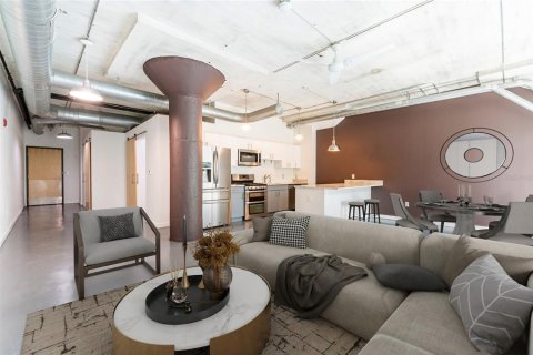 Condo in Tampa, Florida, 1 bedroom  № 1847037 - photo 2