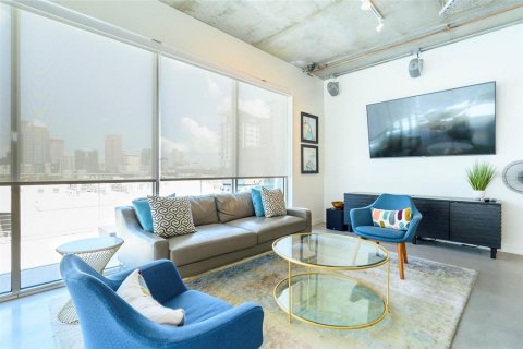 Condo in Tampa, Florida, 1 bedroom  № 1847037 - photo 12