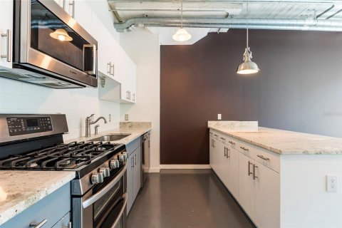 Condo in Tampa, Florida, 1 bedroom  № 1847037 - photo 5