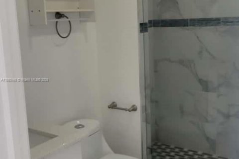Commercial property in Miami, Florida 1 bedroom, 177.35 sq.m. № 1945508 - photo 7
