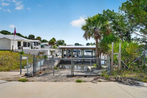 House in Oak Hill, Florida 2 bedrooms, 143.53 sq.m. № 2156378 - photo 16