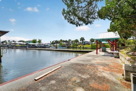 House in Oak Hill, Florida 2 bedrooms, 143.53 sq.m. № 2156378 - photo 19