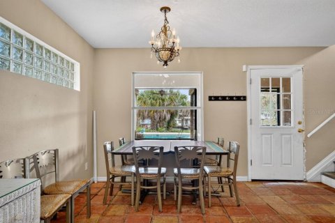 House in Oak Hill, Florida 2 bedrooms, 143.53 sq.m. № 2156378 - photo 26