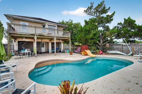 House in Oak Hill, Florida 2 bedrooms, 143.53 sq.m. № 2156378 - photo 11