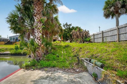 House in Oak Hill, Florida 2 bedrooms, 143.53 sq.m. № 2156378 - photo 24