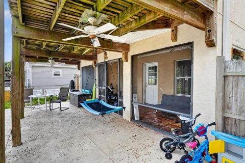 House in Oak Hill, Florida 2 bedrooms, 143.53 sq.m. № 2156378 - photo 7