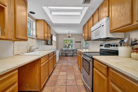 House in Oak Hill, Florida 2 bedrooms, 143.53 sq.m. № 2156378 - photo 27