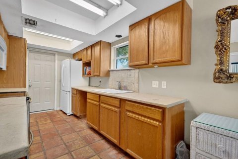 House in Oak Hill, Florida 2 bedrooms, 143.53 sq.m. № 2156378 - photo 29