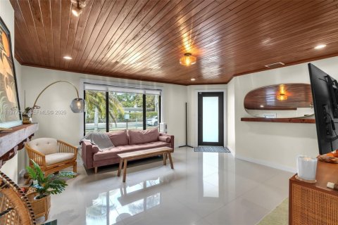 House in Miami, Florida 3 bedrooms, 117.8 sq.m. № 2041926 - photo 9