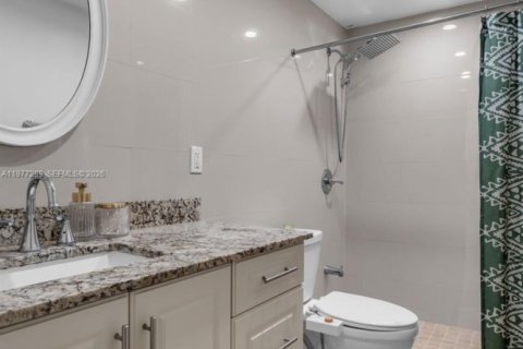 House in Miami, Florida 3 bedrooms, 117.8 sq.m. № 2041926 - photo 20