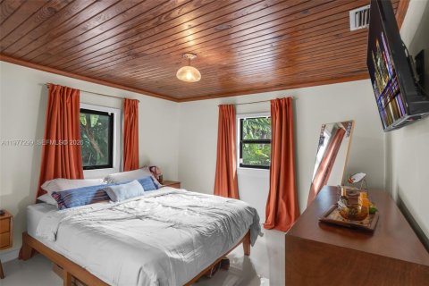 House in Miami, Florida 3 bedrooms, 117.8 sq.m. № 2041926 - photo 17