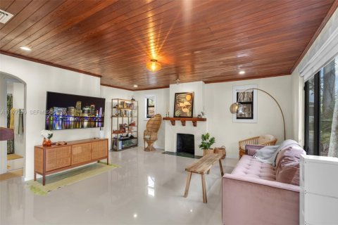 House in Miami, Florida 3 bedrooms, 117.8 sq.m. № 2041926 - photo 6