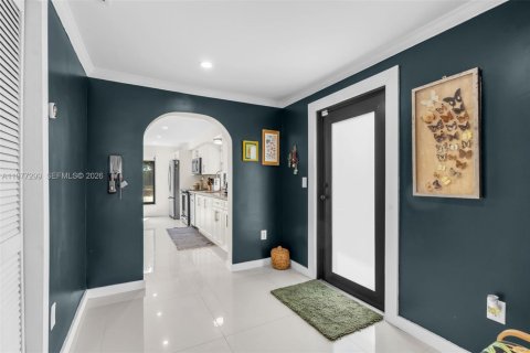 House in Miami, Florida 3 bedrooms, 117.8 sq.m. № 2041926 - photo 4