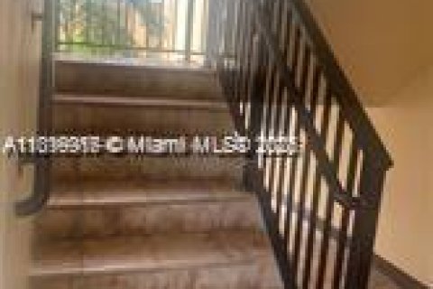 Condominio en venta en Miami, Florida, 1 dormitorio, 63.92 m2 № 1772430 - foto 3