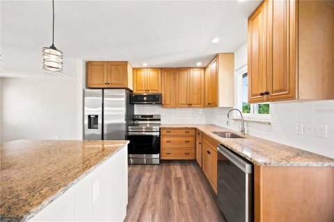 Купить виллу или дом в Порт-Шарлотт, Флорида 9 комнат, 118.17м2, № 2291576 - фото 12