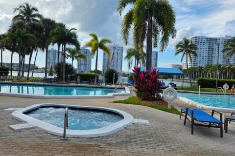 Copropriété à louer à Aventura, Floride: 2 chambres, 102.56 m2 № 2001362 - photo 30