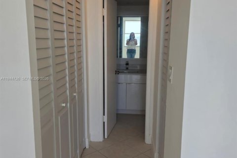 Copropriété à louer à Aventura, Floride: 2 chambres, 102.56 m2 № 2001362 - photo 15