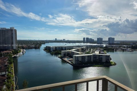 Copropriété à louer à Aventura, Floride: 2 chambres, 102.56 m2 № 2001362 - photo 5