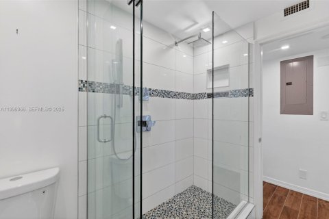 Condo in Fort Lauderdale, Florida, 2 bedrooms  № 2067466 - photo 20