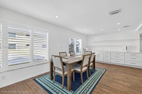 Condo in Fort Lauderdale, Florida, 2 bedrooms  № 2067466 - photo 10