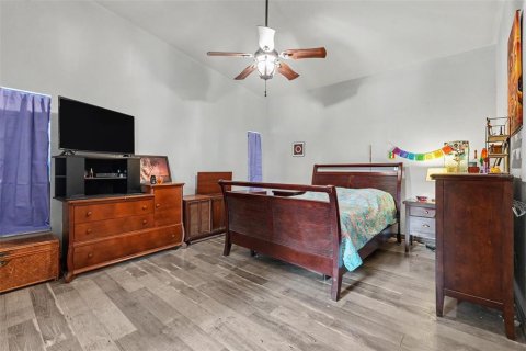 House in New Port Richey, Florida 2 bedrooms, 149.94 sq.m. № 2157796 - photo 23