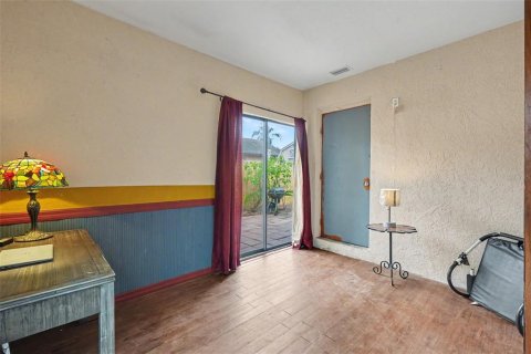 House in New Port Richey, Florida 2 bedrooms, 149.94 sq.m. № 2157796 - photo 28